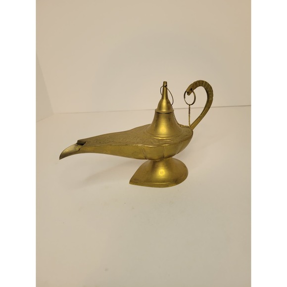 Vintage Unique Raised Brass Aladdin Genie Lamp Oil Lamp Home Exotic Decoration - Picture 2 of 8